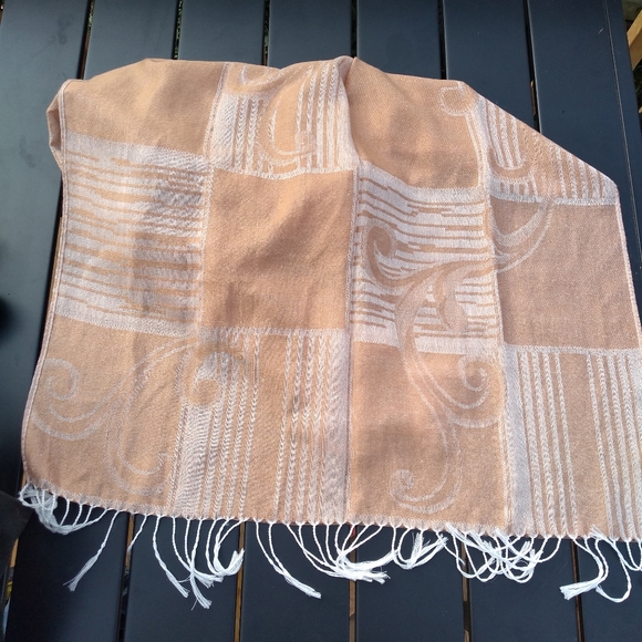 Pashmina Scarf, Apricot Coloured Pattern, 30% Silk, 24 x 72 inches, NWOT - Picture 2 of 5